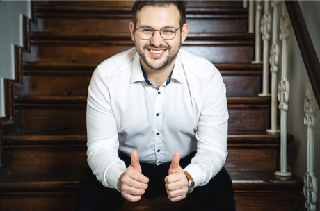 portrait-00.jpg